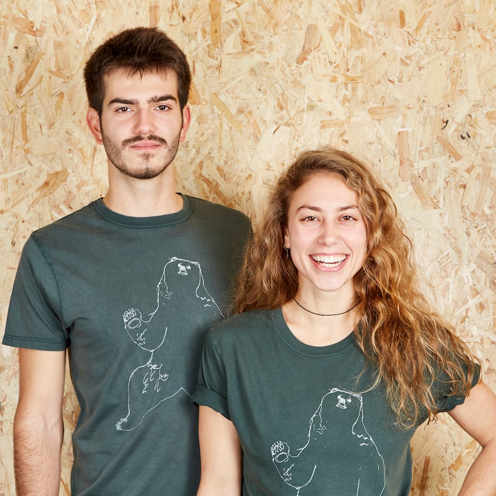 Bear Unisex Stone washed T-shirt’s (Organic)