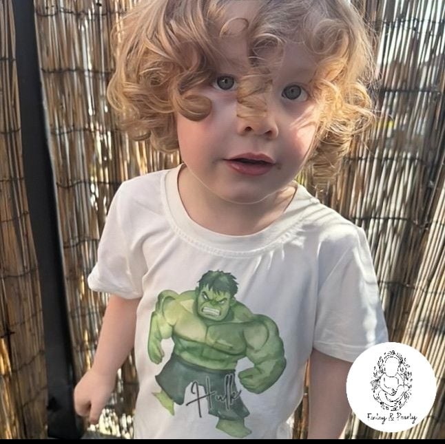 T-SHIRT: Superhero