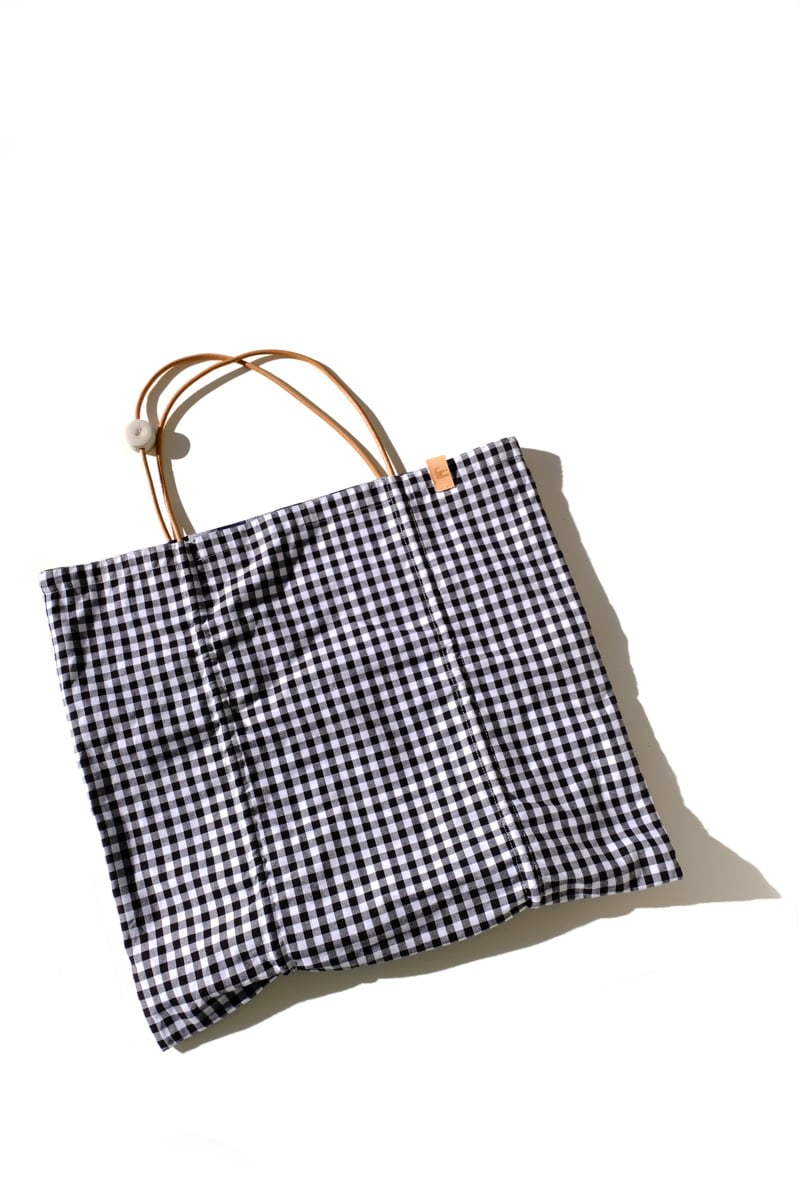 reversible square tote - gingham