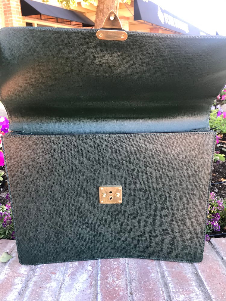 Kourad leather bag Louis Vuitton Green in Leather - 32116541