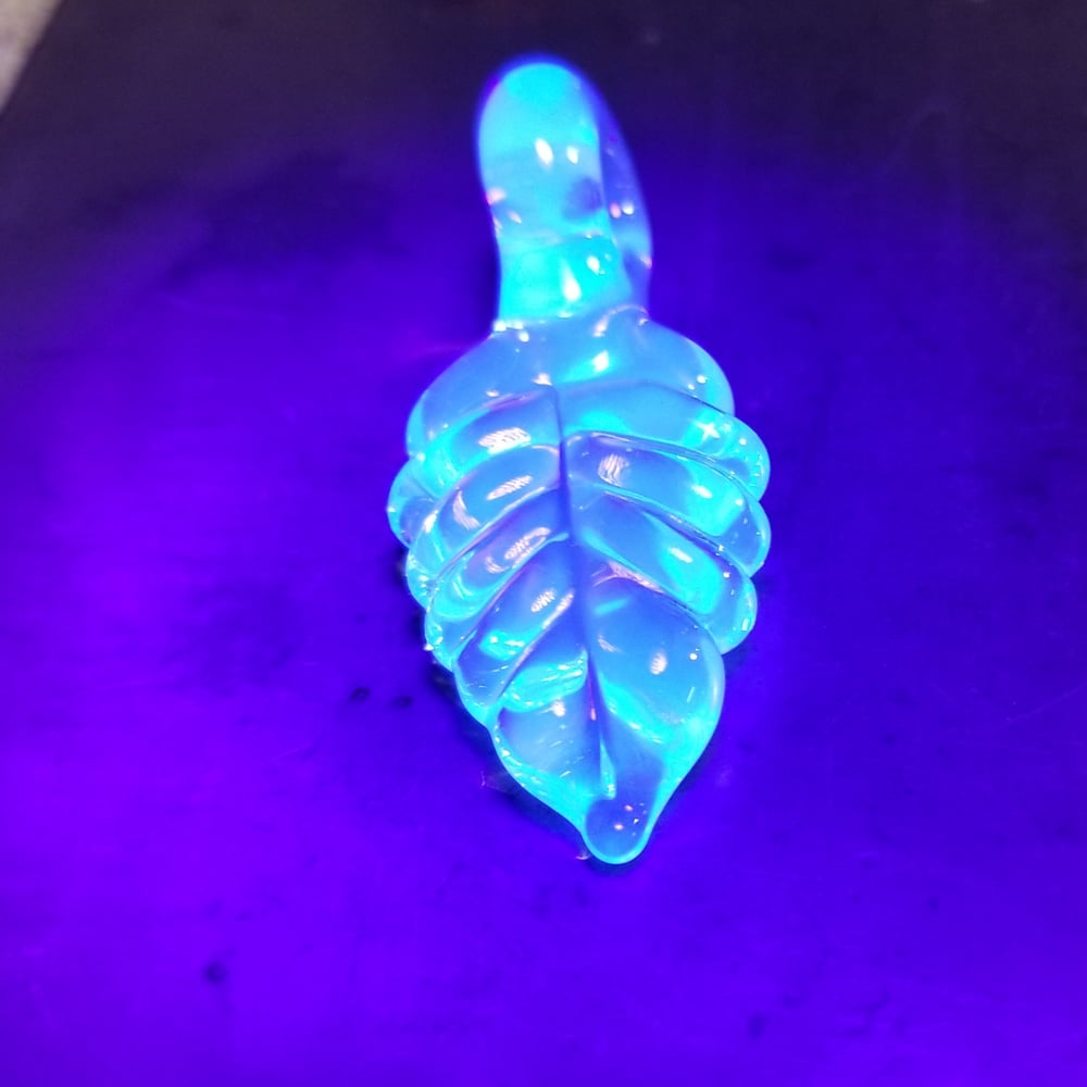 Image of UV reactive leaf pendant 