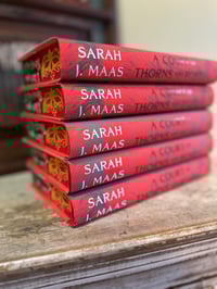 Image 5 of Discounted** A Court of Thorns and Roses (review pictures) 