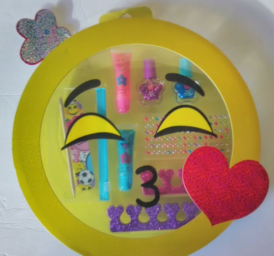 Image of Girls 105 pc Beauty Set