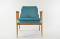 Image 4 of Fauteuil 366 signé J.Chierowski bleu ciel