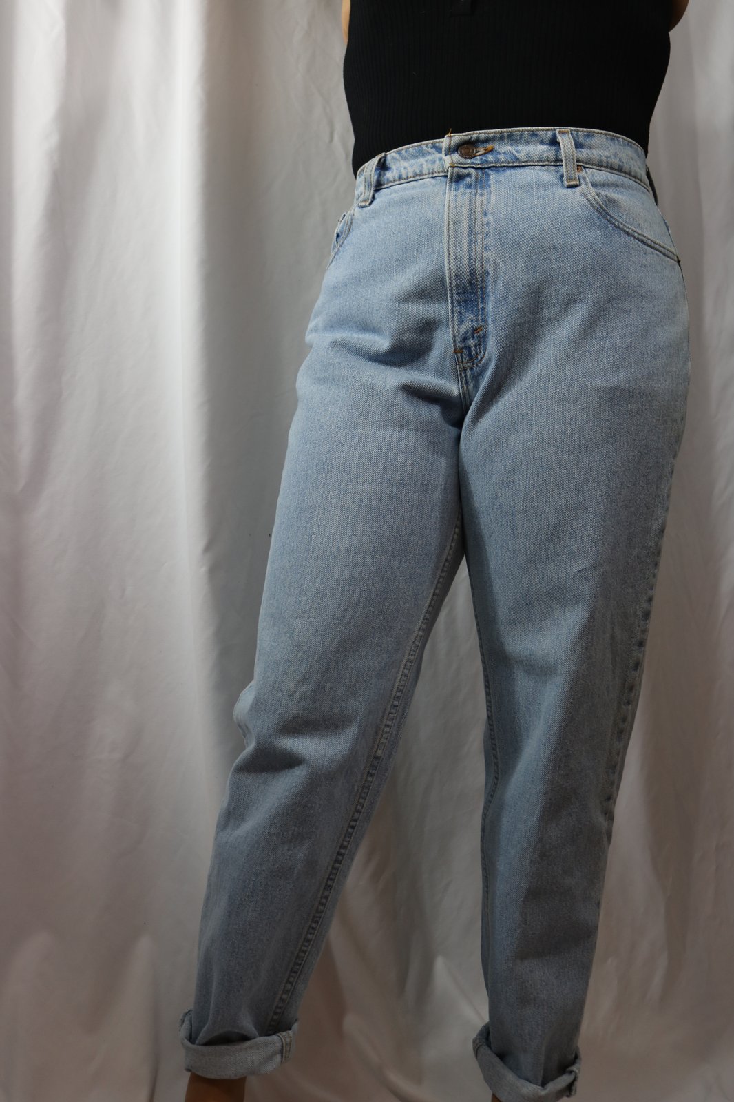 light wash mum jeans