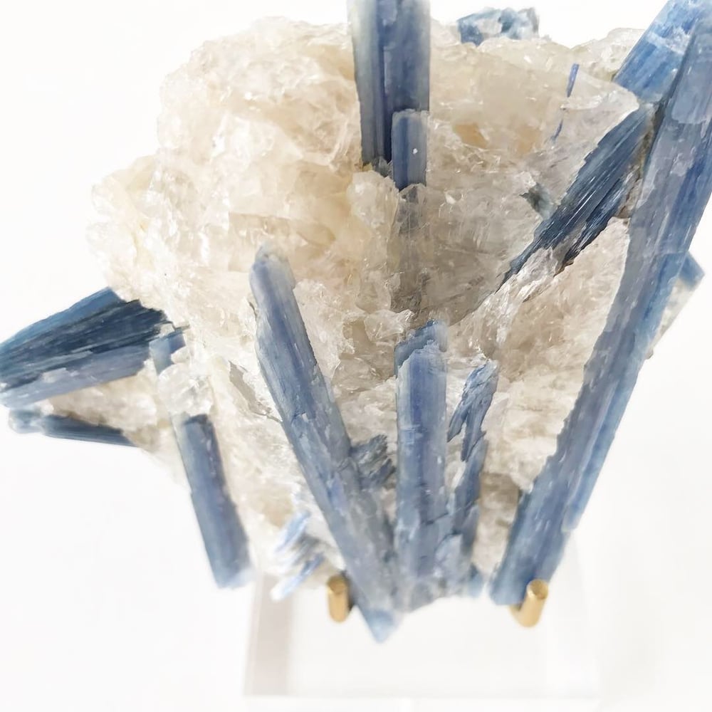 Image of Brazilian Blue Kyanite no.85 + Lucite and Brass Stand Pairing