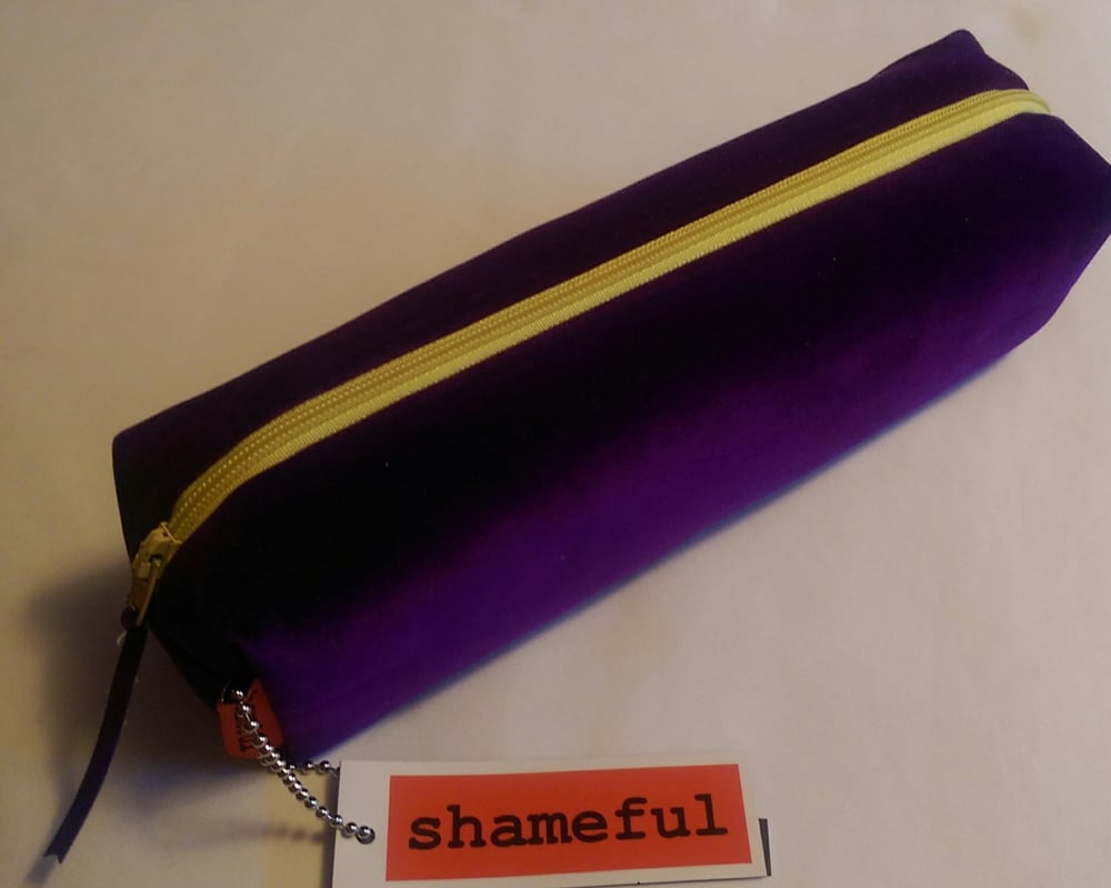 Image of NEW RANGE - Luscious purple purse with primrose zip