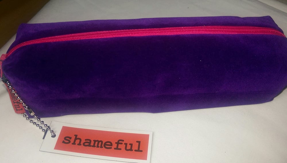 Image of NEW RANGE - Luscious purple velvet purse with hot pink zip