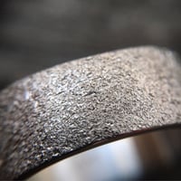 Image 3 of platinum finger shaped ring 7mm x 1.5mm in deep freeze texture 