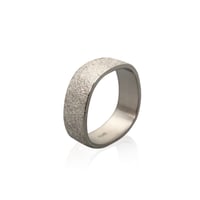Image 1 of platinum finger shaped ring 7mm x 1.5mm in deep freeze texture 