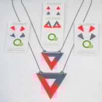 Náhrdelník Acamar šedá -fluorescentní oranžová