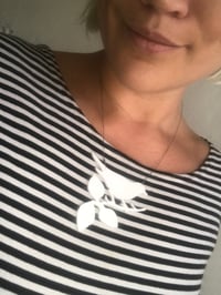 Náhrdelník Ptáček na větvi