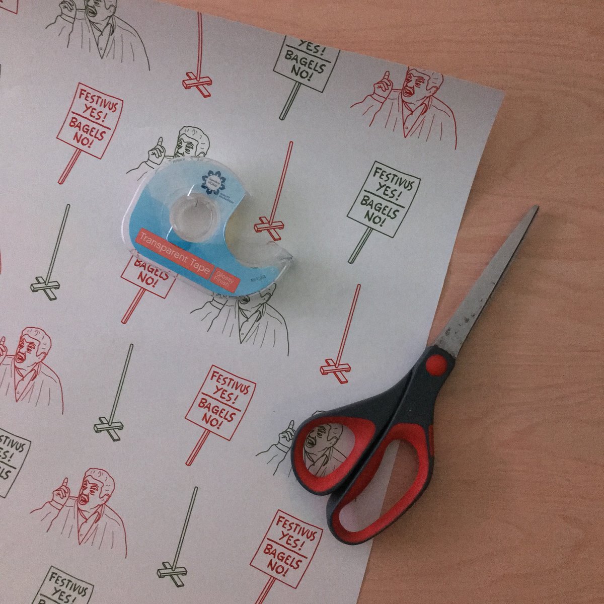 Festivus Wrapping Paper 3 Sheets Champagnevideo