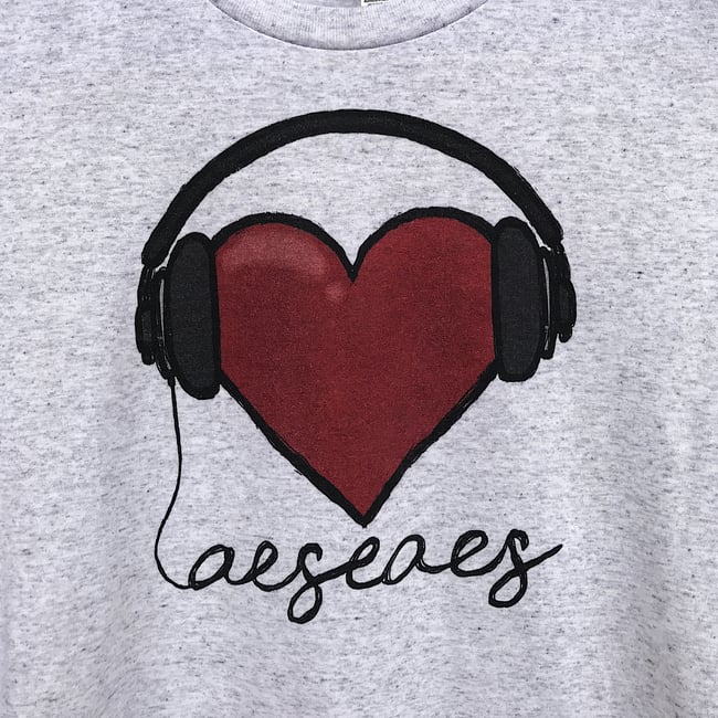 headphones heart