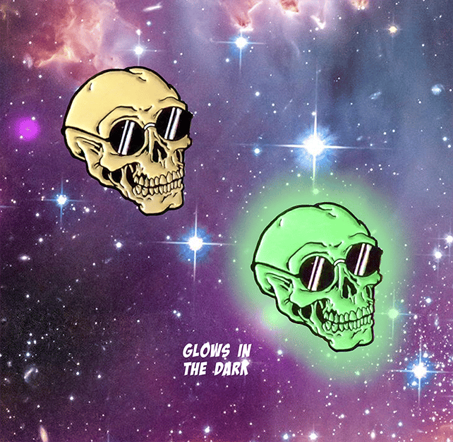 Image of Glow in the Dark Skull Pin Badge 