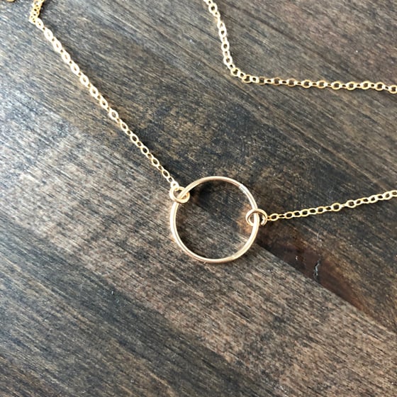 Image of Gold fill circle necklace 