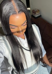 Image 6 of 24 inch YAKI STRAIGHT GLUELESS HD LACE CLOSURE WIG with LAYERS