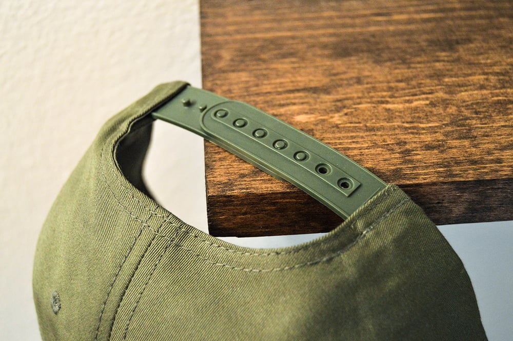 The "Hunter" 5-panel Snapback (Olive Green)