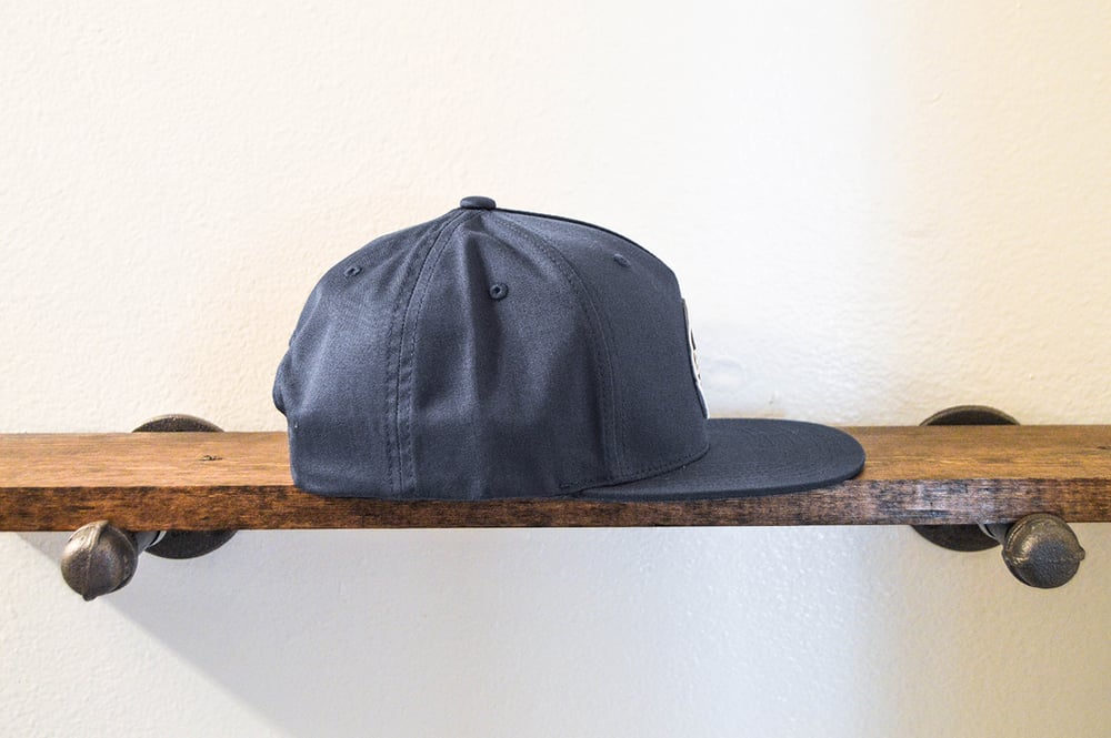 The "Hunter" 5-panel Snapback (Navy)