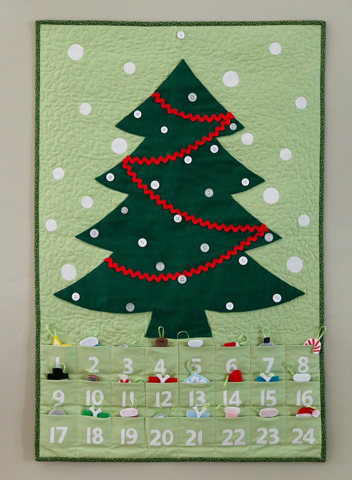 Quilted Advent Calendar and Ornaments - PDF pattern | A Bright Corner Quilted advent calendar and ornaments - pdf pattern | a bright corner