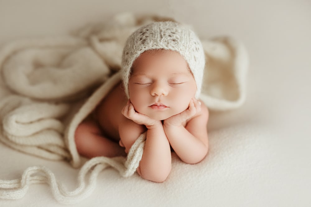 Image of RETAINER FOR NEWBORN SESSION