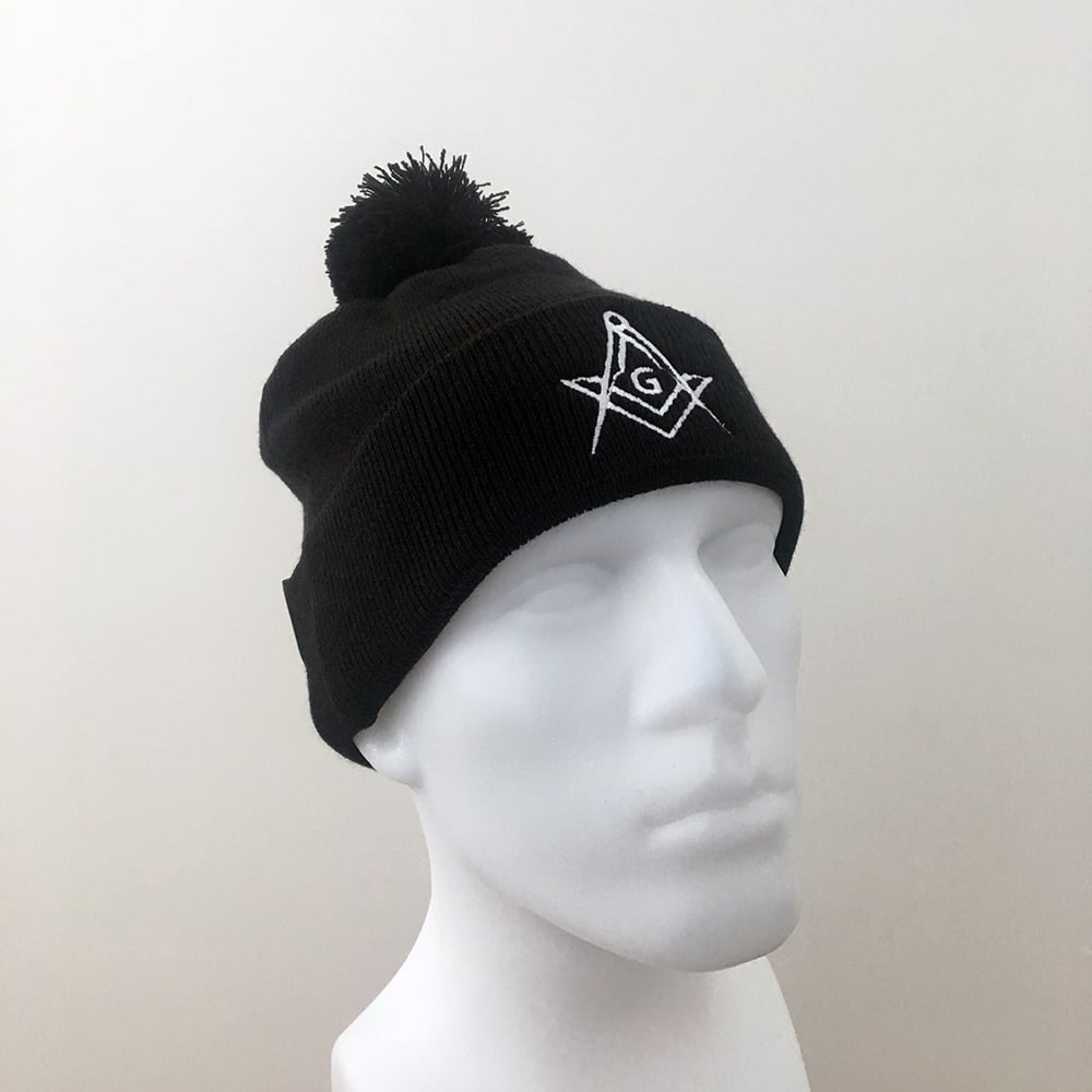 black knit toque