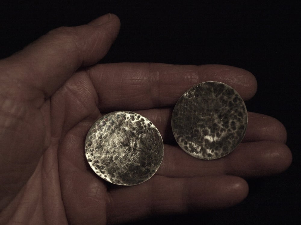 Image of LARGE SILVER DISC