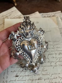 Image 2 of Ex-voto en forme de cœur sacré GR (pour Grâce rendue) en métal plaqué argent!  XIX eme siècle