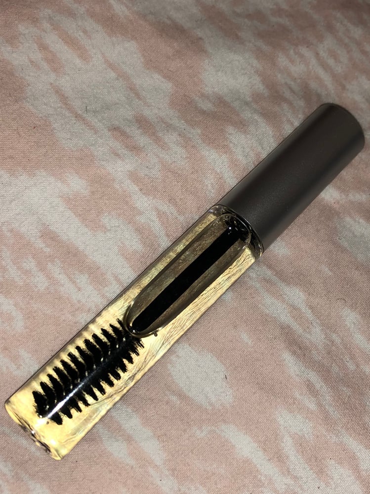 Image of eyebrow/eyelash serum