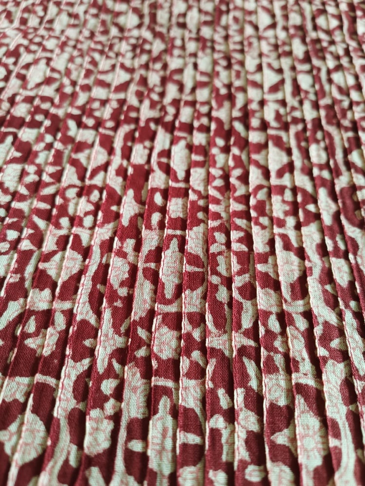 Image of Namasté fabric tissu surpiqué plissé bordeaux 