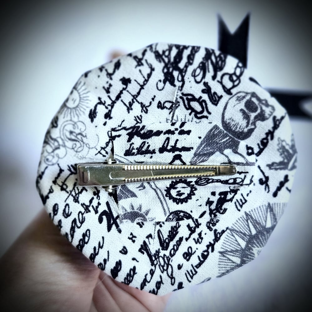 Image of White Toad Cauldron Hat Clip