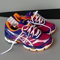 Image 1 of size: us8.5/10W uk8 eu42 cm26.5