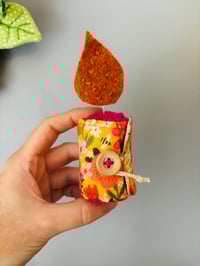 Image 1 of BOUGIE FLOWER POWER