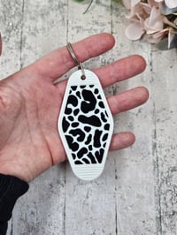 Image 2 of Retro Cow Motel Keychain