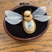 Image 1 of Jewellery bee  (f, 2x2.5 inches) 