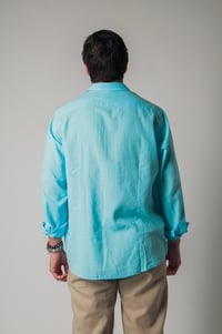 Image 2 of Camisa de lino turquesa