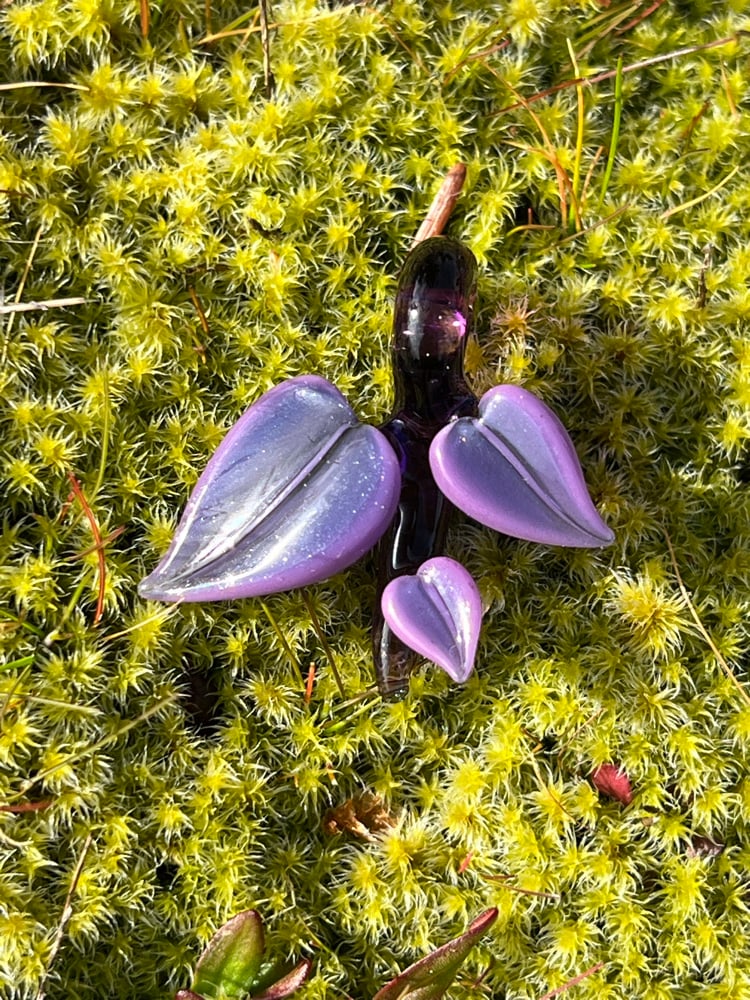 Image of Mini Purple 3 Leaf Pendant