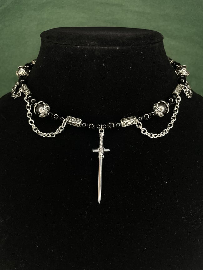 “Dark Knight” Choker 