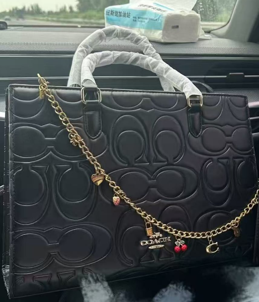 Coach- BLACK 