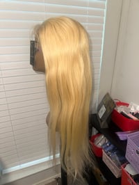 Image 2 of 26 inch 5x5 HD lace 613 straight wig 