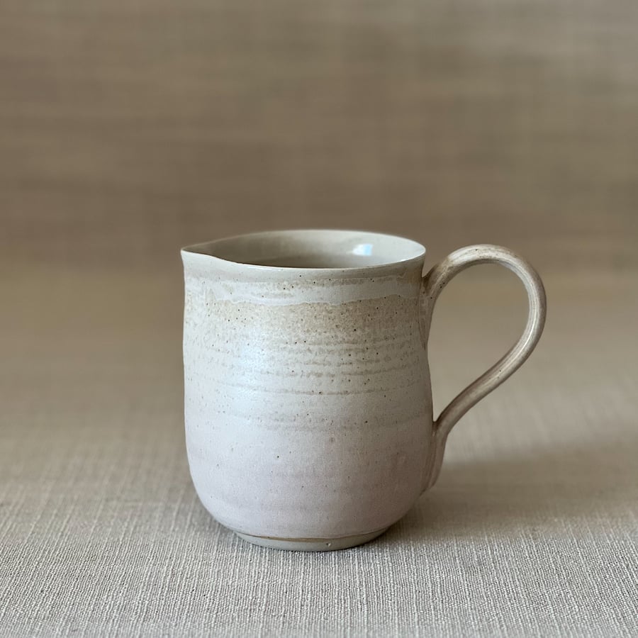 Image of MELLOW MEDIUM JUG