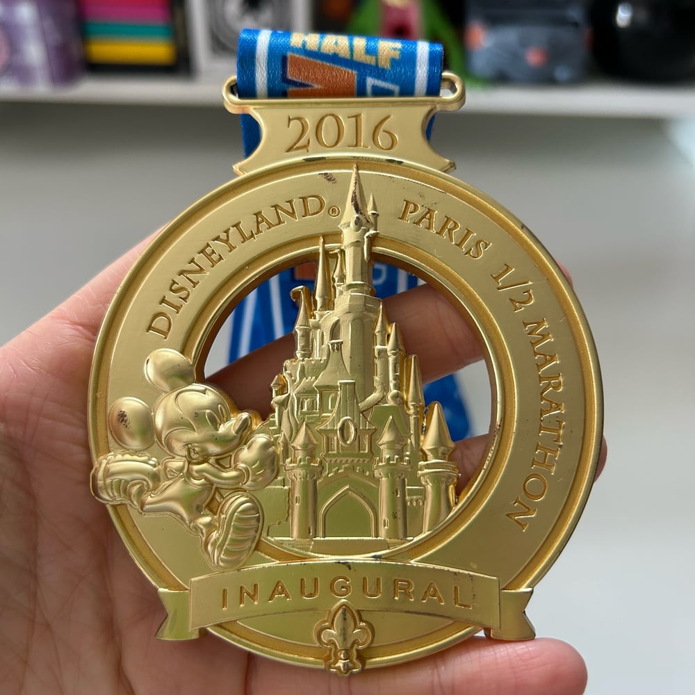 Image of MEDAILLE DISNEY MICKEY MARATHON 2016