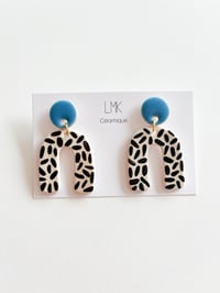 Paire de boucles d'oreilles céramique TOTEM U bleu