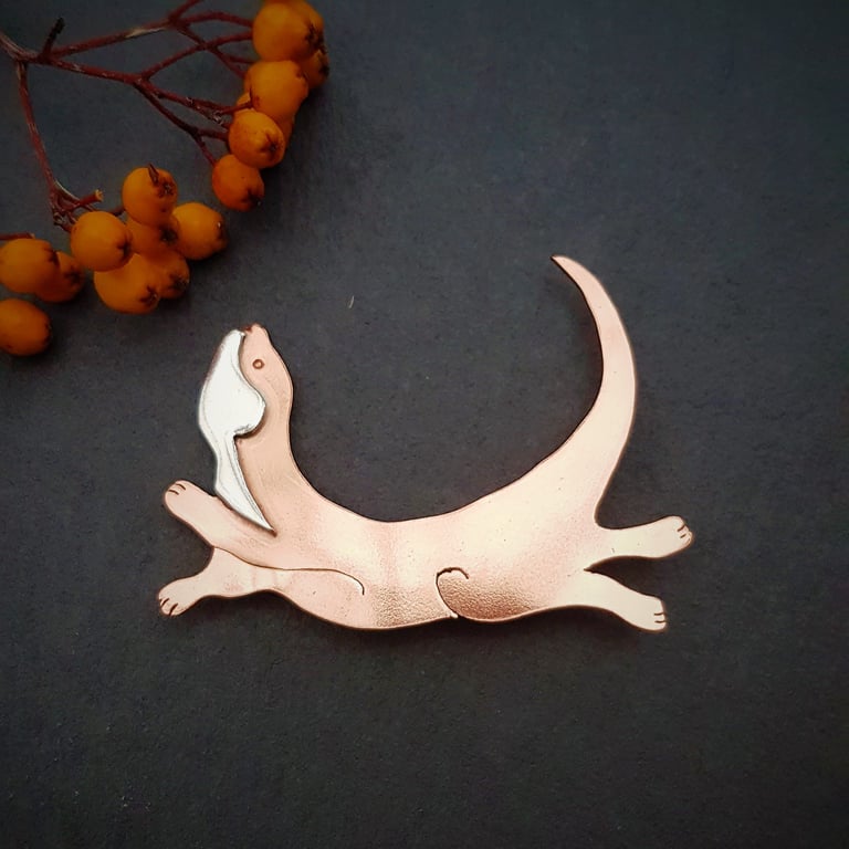Frolicking Otter Brooch Image 3