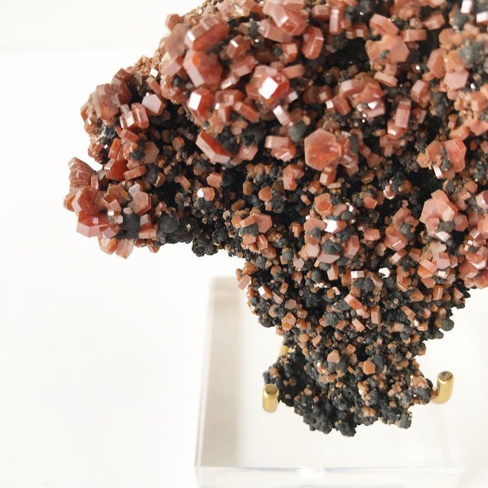 Image of Vanadinite no.01 + Lucite and Brass Stand Pairing