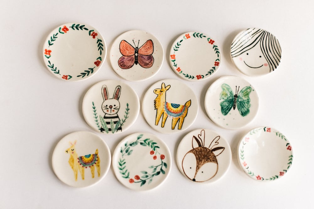 Image of PLATITO ILUSTRADO DECORATIVO: animales y motivos florales