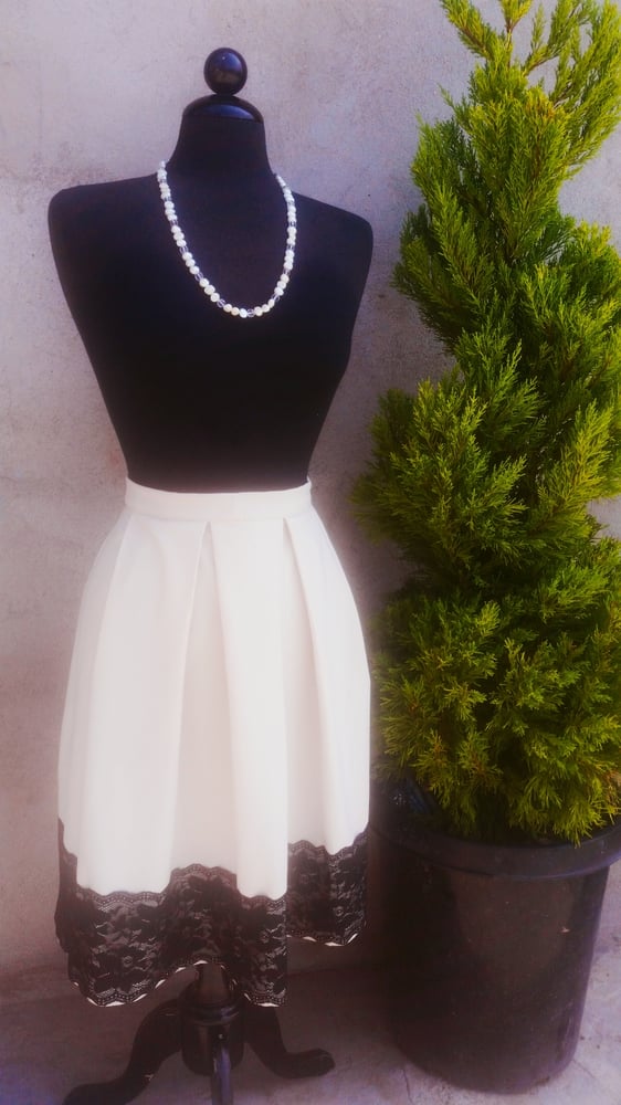 Image of Lace Hem Pleated Skirt