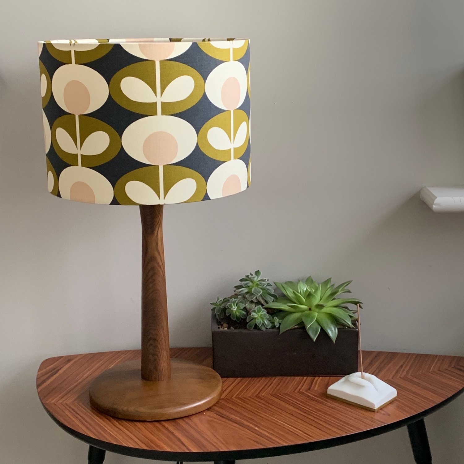 Image of Orla Kiely Oval Flower Seagrass Shade