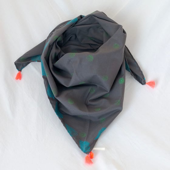 Image of LINEN SCARF -  BLUE/GREEN PRINT