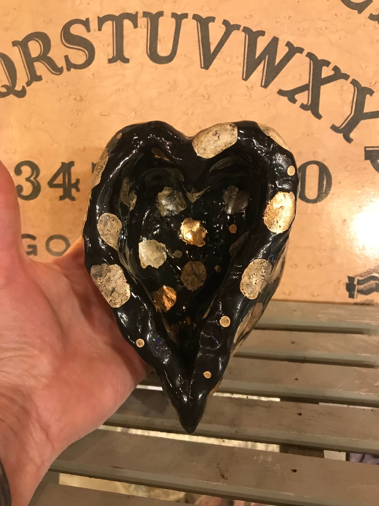 Image of Black and Gold Dots Chunky Heart Vase